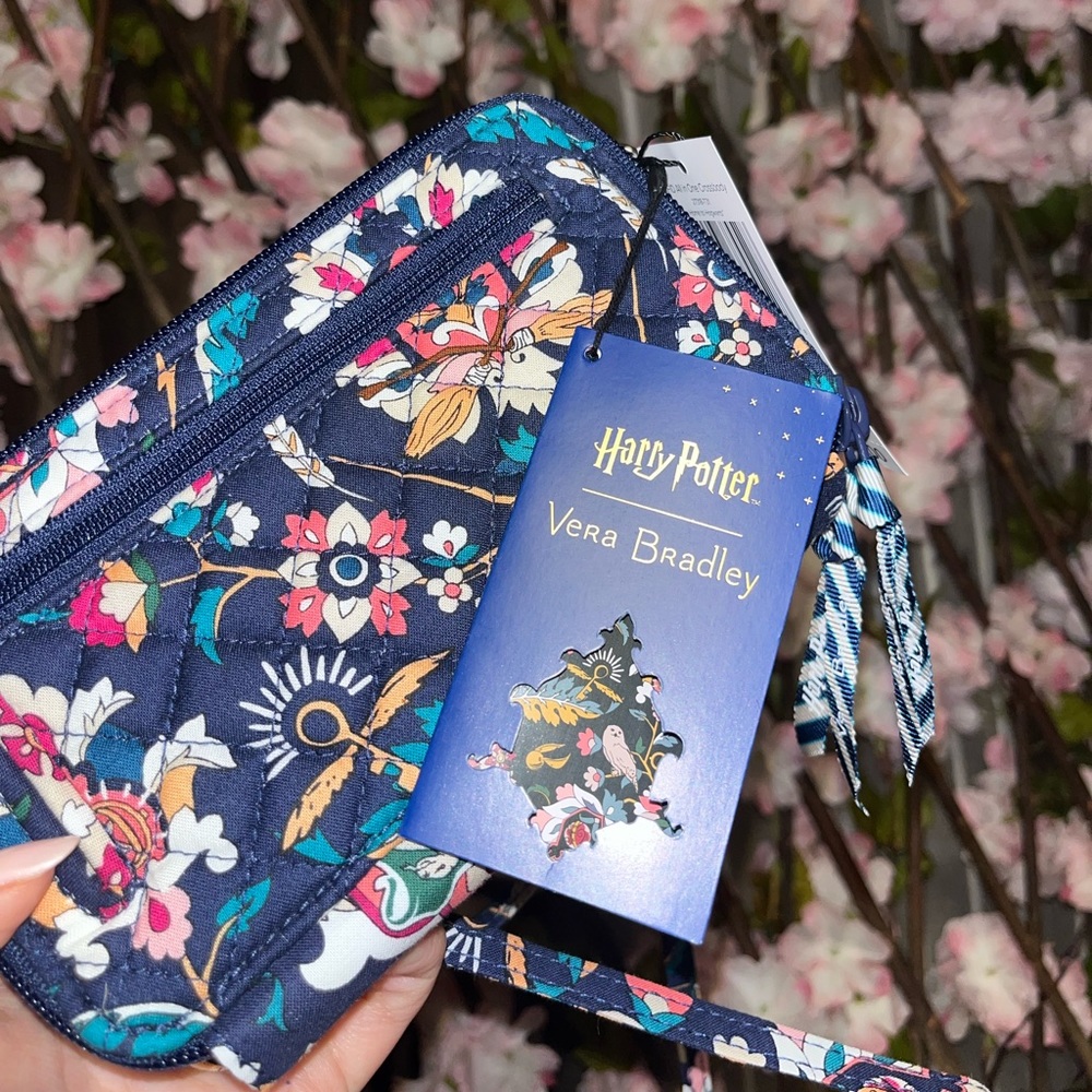 Vera Bradley Harry Potter RFID All In One Crossbody Home to Hogwarts bag NWT